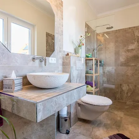 Private With Own Bathroom * Хемминген
